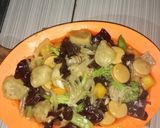 Foto langkah ke 5 dari resep Sapo brokoli daging sosis dan bakso (kuah kental).