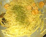 Foto langkah ke 7 dari resep Spaghetti Aglio Olio Sosis Simple.