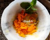 A picture of step 1 of Raw Turmeric Golden Milk.
