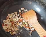 करडंट (kardant dryfruits burfi recipe in marathi) रेसिपी स्टेप 1 फोटो