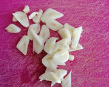 Foto del paso 3 de la receta: Acelgas rojas rehogadas con salmón