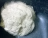 Foto del paso 3 de la receta: Pan tipo rústico de queso y hierbas para untarle algún paté (solamente amasado en máquina de pan).