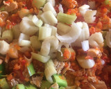 Foto del paso 4 de la receta: EMPANADA DE 🍗 POLLO, VEGETALES 🧅🫑🌶 Y SALSA BLANCA 😋🙌🏼🤩🥰🧅🍗🫑👏🤗