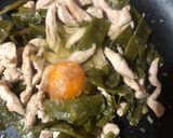 Foto del paso 5 de la receta Judías verdes con pechuga y huevo escalfado