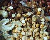 मक्याचा चिवडा (makyacha chivda recipe in marathi) रेसिपी स्टेप 3 फोटो 