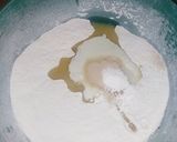 A picture of step 1 of Tiloon wala naan (saseme flat bread).