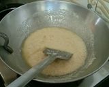 A picture of step 2 of Sooji Halwa.