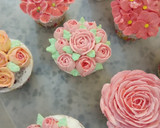 Foto langkah ke 9 dari resep Flower chocolate butter cup cake - simple ekonomis tanpa mixer.