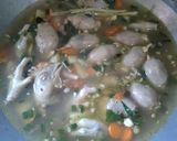 Foto langkah ke 5 dari resep Sop Ceker Kepala Ayam.