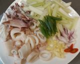 Foto langkah ke 1 dari resep Tumis cumi saos barbeque.