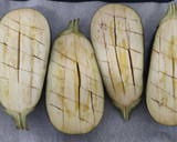 Foto del paso 1 de la receta: Berenjena rellena de atún y pisto 🍆