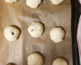 Foto del paso 3 de la receta Panecillos de yogurt con pasas y pepitas de chocolate
