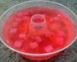 Foto langkah ke 6 dari resep Agar-agar selasih strawberry Coco seaweed 🍮.