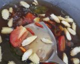 Foto langkah ke 4 dari resep Sayur Asem Pokcoy Kembang Tahu by : Jesslyn Orlane.