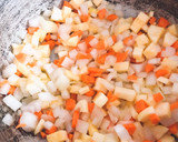 Foto del paso 2 de la receta: Tortilla de calabacín y zanahoria
