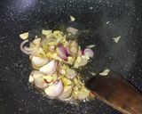 Foto langkah ke 2 dari resep Tumis Makaroni (Bekal Anak Sekolah).