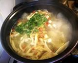 Foto del paso 2 de la receta: Sopa de hongos Shimeji y pasta casera al aroma de levistico
