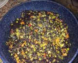 Foto del passaggio 6 della ricetta Insalata estiva di orata 💛 verdure e riso venere