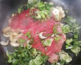 Foto del paso 1 de la receta: Jabalí o chancho con pimentónes rojos y champiñón
