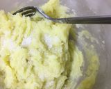 A picture of step 3 of Aloo ka bhurta.
