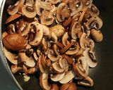 A picture of step 2 of Mushroom spinach pasta with alfredo sauce.