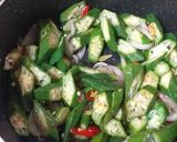 Foto langkah ke 4 dari resep Okra Goreng Terasi.