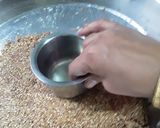 खुशखुशीत तीळ गुळ वडी (Tilgul Vadi Recipe In Marathi) रेसिपी स्टेप 5 फोटो 