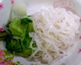 รูปขั้นตอนการทำที่ 5 ของ เส้นเล็กน้ำตีนไก่ตุ๋นต้มยำ