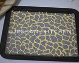 Foto langkah ke 10 dari resep Tokyo Banana Chocolate Roll Cake.
