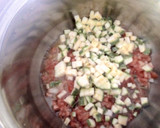 Foto del paso 1 de la receta: Calabacitas a la mexicana con carne de chuletas ahumadas