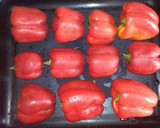 Foto del paso 1 de la receta: Ensalada de pimientos rojos asados