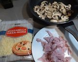 Foto del paso 3 de la receta: Pizza integral de champis y jamón cocido