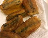 Foto del paso 3 de la receta: Ejotes rellenos de queso en salsa de tomate