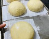 A picture of step 3 of Fluffy White-line Donuts.