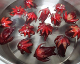 Foto del paso 1 de la receta: Chicha de saril también conocido como agua de Jamaica 🎄☃️