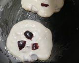 બનાના ચેરી પેનકેક(Banana cherry pancake recipe in Gujarati) રેસીપી સ્ટેપ3ફોટો