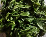 Foto langkah ke 3 dari resep Tips rebus daun singkong cepat & warnanya hijau fresh.
