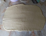 Foto del paso 3 de la receta: Pan con grasa o cuernitos en panetera