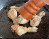 Foto del paso 2 de la receta: Arroz con muslitos de pollo, champiñones y pimientos