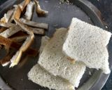 A picture of step 2 of Bread rabri.
