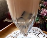 A picture of step 10 of Iced Coffee Jelly Milk Tea.