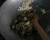 Foto langkah ke 3 dari resep Tahu tumis sawi asin.