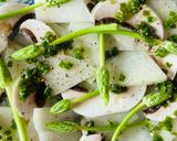 Hình bước làm 4 của món 🌱 Salad Su Hào, Nấm & Măng Tây Rừng Sốt Hành Tăm