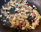 Foto del paso 2 de la receta: Guisantes con jamón