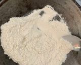 Foto langkah ke 2 dari resep Bakpia Keju Renyah dan Enak.