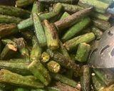 A picture of step 1 of Kerala vendakai (bhindi) curry.