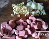 Foto langkah ke 1 dari resep Sayur Sop Sosis.