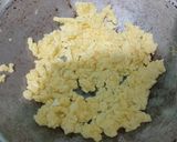 Foto langkah ke 4 dari resep Nasi Goreng Telur dan Udang.