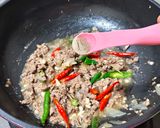 Foto langkah ke 4 dari resep Tumis Wortel Buncis Daging Giling.