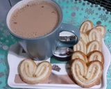 A picture of step 6 of Cardamom Milk Tea (Alaichii Wali dhood pati Chai).